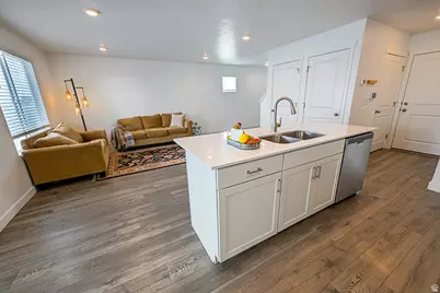 212 N Offshore Ct E, Saratoga Springs, UT 84045 - Photo 10
