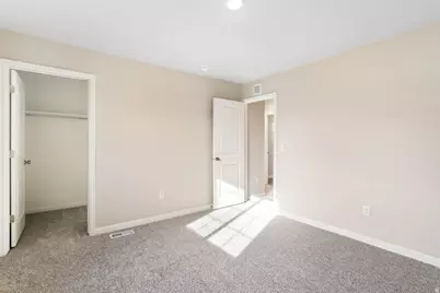 7060 N Obsidian Way, Eagle Mountain, UT 84005 - Photo 2