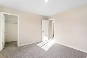 7060 N Obsidian Wy, Eagle Mountain, UT 84005 - Photo 2