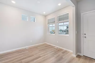 7047 N Sandstone Way, Eagle Mountain, UT 84005 - Photo 2