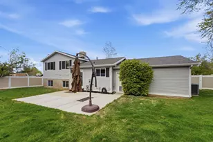 2146 E Newcastle Dr, Sandy, UT 84093 - Photo 38