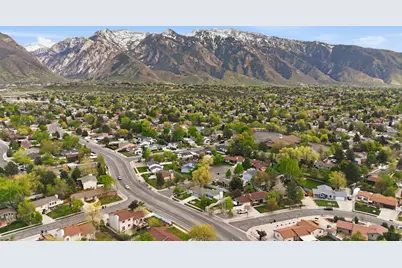 2146 E Newcastle Dr, Sandy, UT 84093 - Photo 40