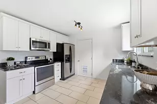 2146 E Newcastle Dr, Sandy, UT 84093 - Photo 14