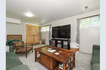 6871 S 1495 E, Cottonwood Heights, UT 84121 - Photo 26