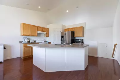 1934 N Trellis Pl W, Saratoga Springs, UT 84045 - Photo 6