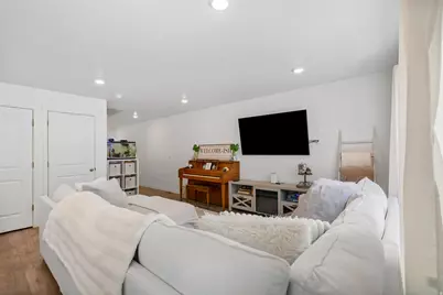 1033 E Reef Dr, Saratoga Springs, UT 84045 - Photo 6