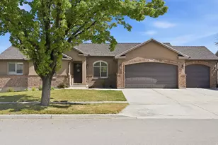 2486 S Aster Way, Saratoga Springs, UT 84045 - Photo 2