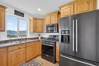 2486 S Aster Way, Saratoga Springs, UT 84045 - Photo 14