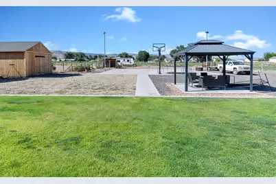 75 E 100 S, Central Valley, UT 84754 - Photo 32