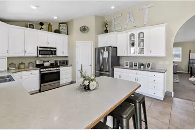 75 E 100 S, Central Valley, UT 84754 - Photo 10