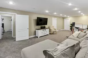 75 E 100 S, Central Valley, UT 84754 - Photo 28