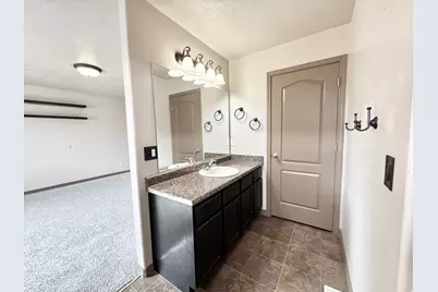 148 N 580 W, Tooele, UT 84074 - Photo 6