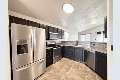 148 N 580 W, Tooele, UT 84074 - Photo 2