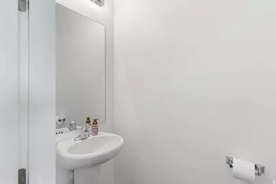 340 E Bella Vida Dr S, North Salt Lake, UT 84054 - Photo 26