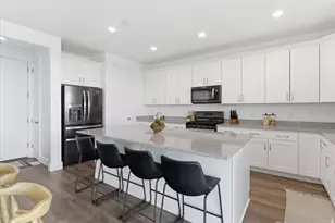 340 E Bella Vida Dr S, North Salt Lake, UT 84054 - Photo 8