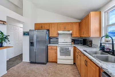 5885 S Misty Way, Kearns, UT 84118 - Photo 8