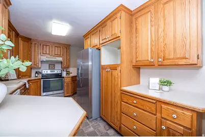 788 W 2400 N, Clinton, UT 84015 - Photo 8