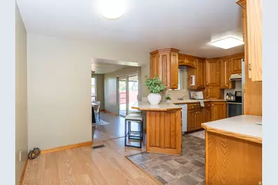788 W 2400 N, Clinton, UT 84015 - Photo 6