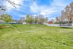 972 La Verde St, Layton, UT 84041 - Photo 4