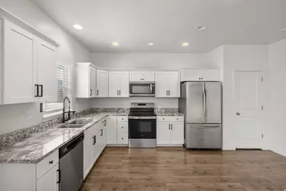 7109 N Mountain Field Dr, Eagle Mountain, UT 84005 - Photo 2