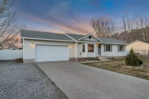 1041 E 30 S, Hyrum, UT 84319 - Photo 1