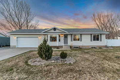 1041 E 30 S, Hyrum, UT 84319 - Photo 2