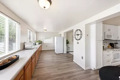 215 Carol Way, Midvale, UT 84047 - Photo 12