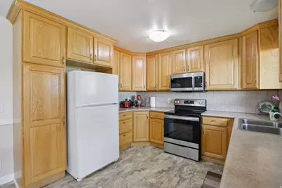 8041 S Bueno Vista Dr W, West Jordan, UT 84088 - Photo 14