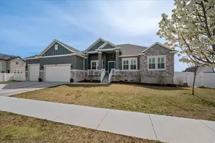 206 E Mount Emmons Dr, Eagle Mountain, UT 84005 - Photo 2