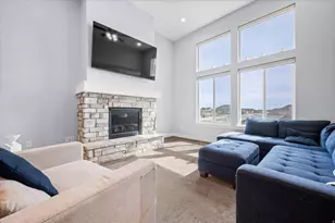 206 E Mount Emmons Dr, Eagle Mountain, UT 84005 - Photo 4