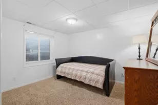 9489 S Kirkside Dr, South Jordan, UT 84009 - Photo 38