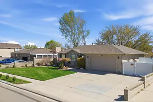 9489 S Kirkside Dr, South Jordan, UT 84009 - Photo 46