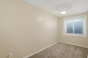 9489 S Kirkside Dr, South Jordan, UT 84009 - Photo 36