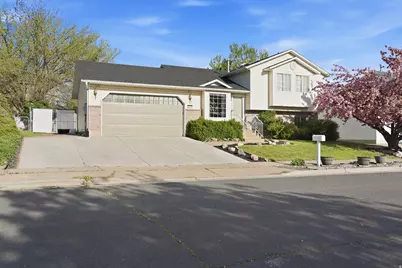 634 N 1300 W, Clinton, UT 84015 - Photo 2