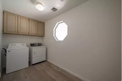 11922 S Bluff View Dr, Sandy, UT 84092 - Photo 10