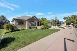 11922 S Bluff View Dr, Sandy, UT 84092 - Photo 2