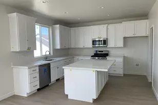 382 W Sapphire Dr, Tooele, UT 84074 - Photo 4