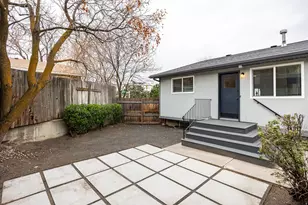 2025 S Broadmoor St, Salt Lake City, UT 84108 - Photo 12