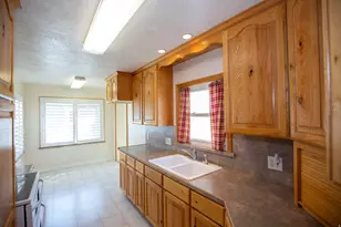 225 N 200 E, Tremonton, UT 84337 - Photo 10