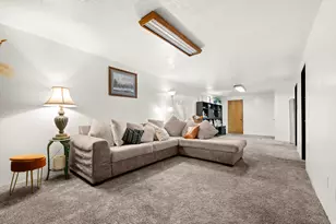 922 E 225 N, Layton, UT 84041 - Photo 10