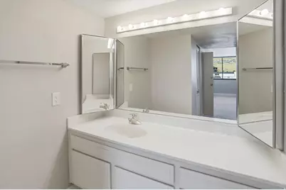 241 N Vine St #1102 E, Salt Lake City, UT 84103 - Photo 30