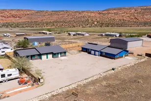 71 N Mt Peale Dr, Moab, UT 84532 - Photo 2