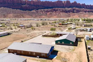 71 N Mt Peale Dr, Moab, UT 84532 - Photo 22