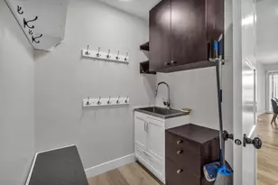 1893 E Lincoln Ln, Holladay, UT 84124 - Photo 12