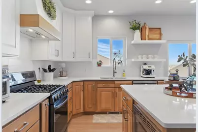 1147 N Carriage Ln, Spanish Fork, UT 84660 - Photo 14