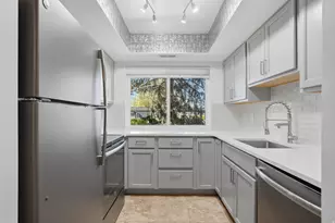 4943 S Eastridge Ln, Murray, UT 84117 - Photo 4