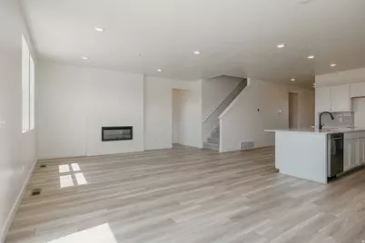 388 E Clear Granite Way, Eagle Mountain, UT 84005 - Photo 8