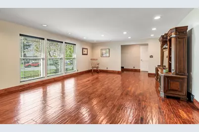 8329 S Escalante Dr, Sandy, UT 84093 - Photo 12