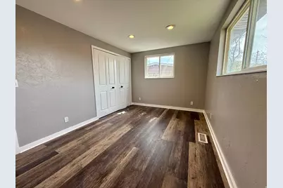 6784 S 1530 E, Cottonwood Heights, UT 84121 - Photo 28