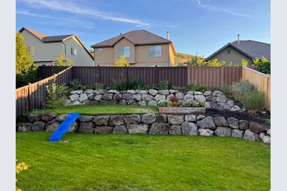 2001 E Fielding Ln, Draper, UT 84020 - Photo 2